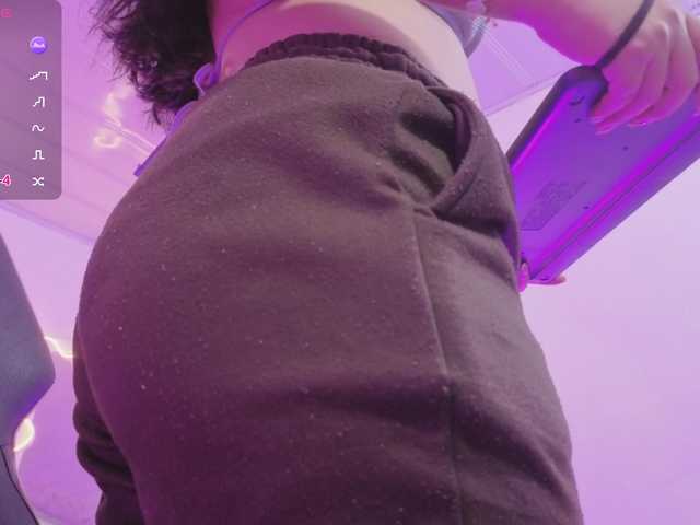 ZURY-TAY's BongaCams show and profile