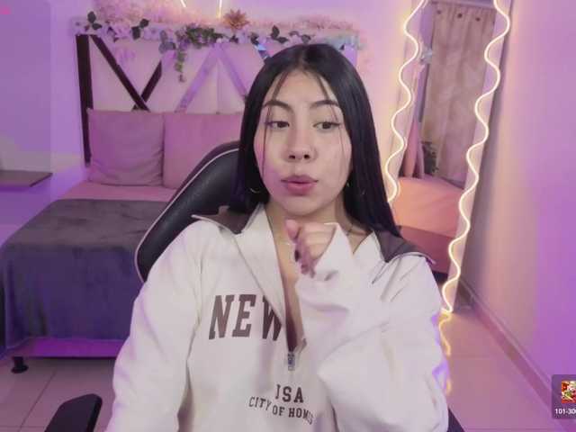 ZURY-TAY live cam on BongaCams