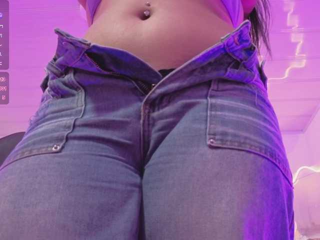 ZURY-TAY live cam on BongaCams
