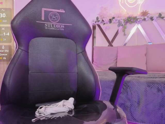 ZURY-TAY live cam on BongaCams