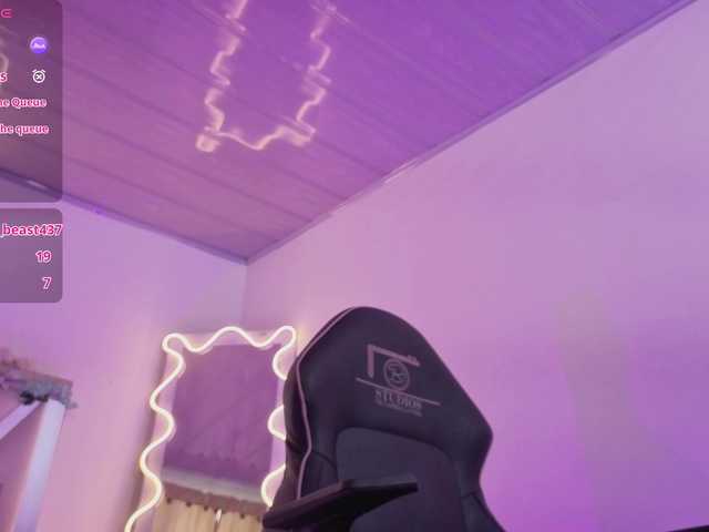 ZURY-TAY live cam on BongaCams