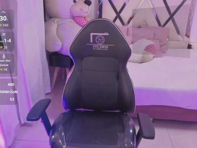 ZURY-TAY's BongaCams show and profile