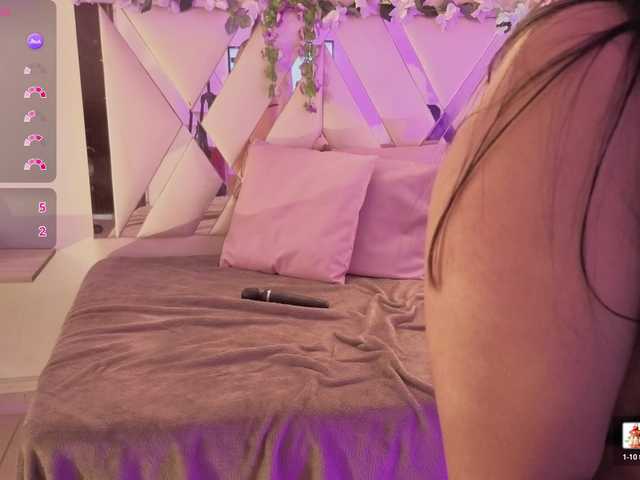 ZURY-TAY live cam on BongaCams