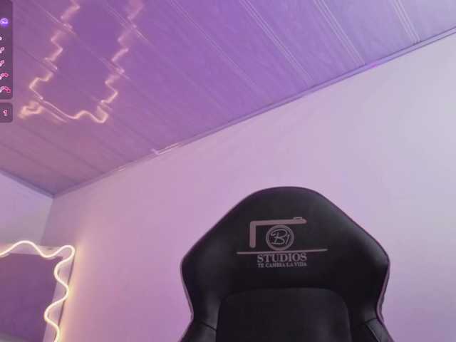 ZURY-TAY live cam on BongaCams