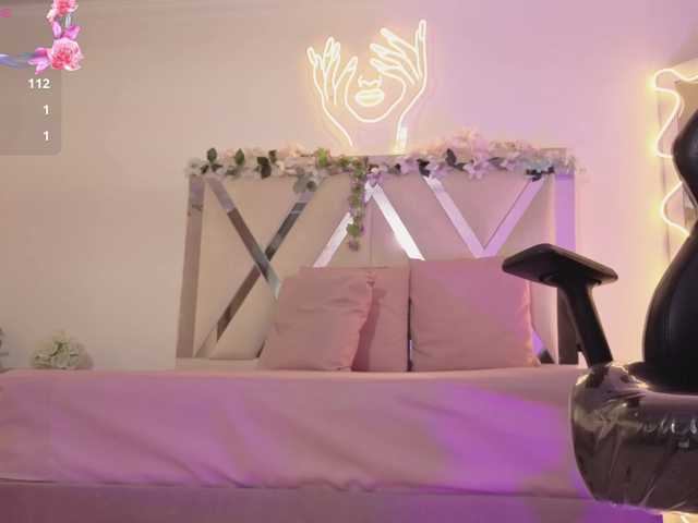 ZURY-TAY live cam on BongaCams