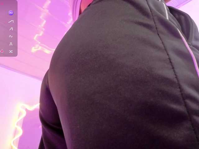 ZURY-TAY live cam on BongaCams