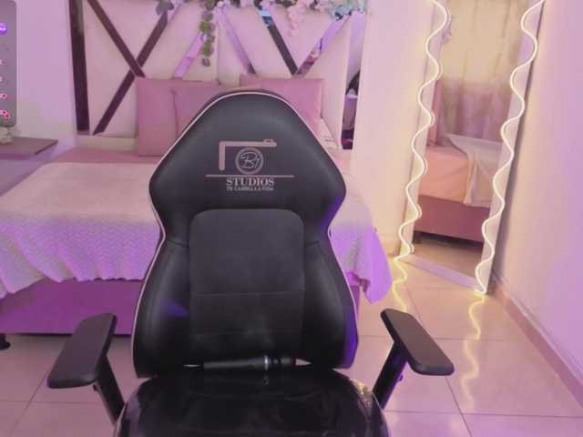 ZURY-TAY live cam on BongaCams