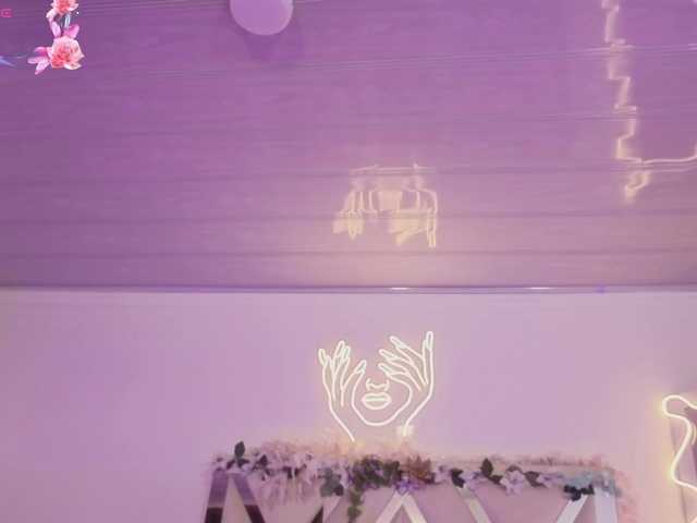 ZURY-TAY live cam on BongaCams