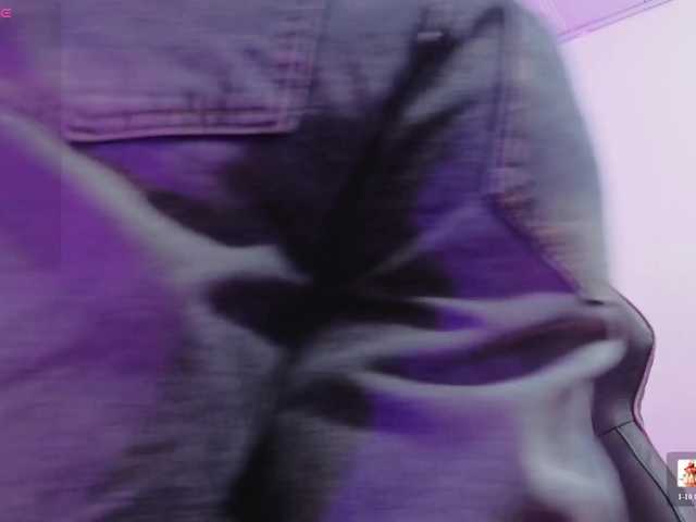 ZURY-TAY live cam on BongaCams