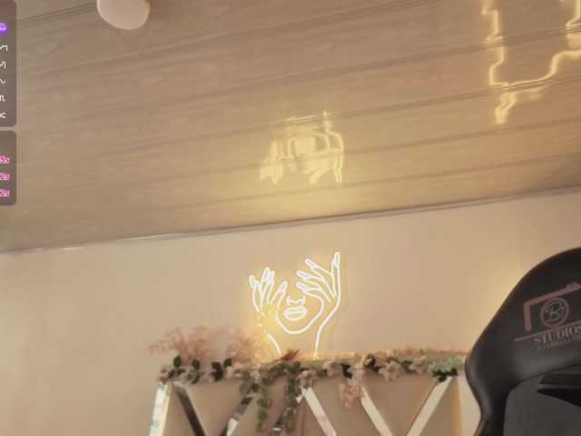 ZURY-TAY live cam on BongaCams