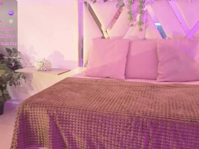 ZURY-TAY live cam on BongaCams
