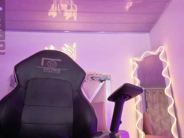 ZURY-TAY live cam on BongaCams