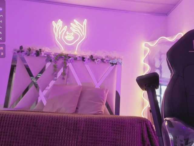 ZURY-TAY live cam on BongaCams