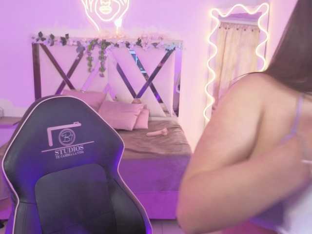 ZURY-TAY live cam on BongaCams