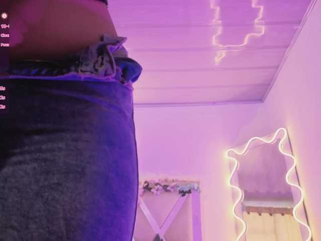 ZURY-TAY live cam on BongaCams