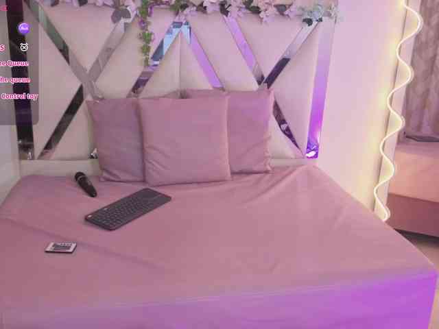 ZURY-TAY webcam