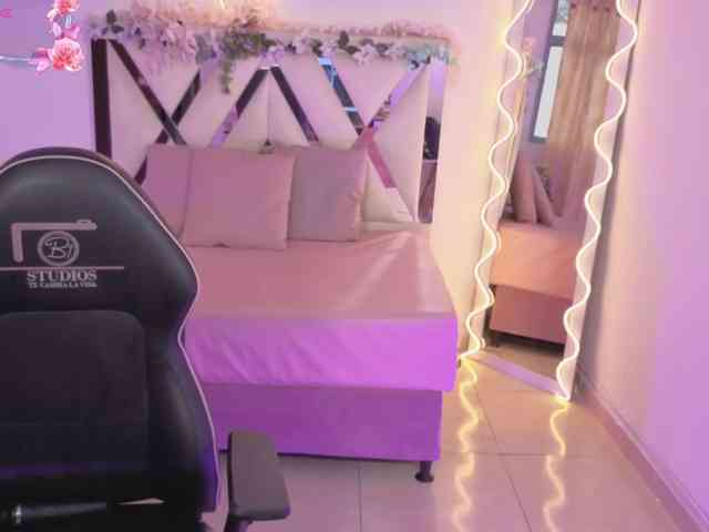 ZURY-TAY webcam