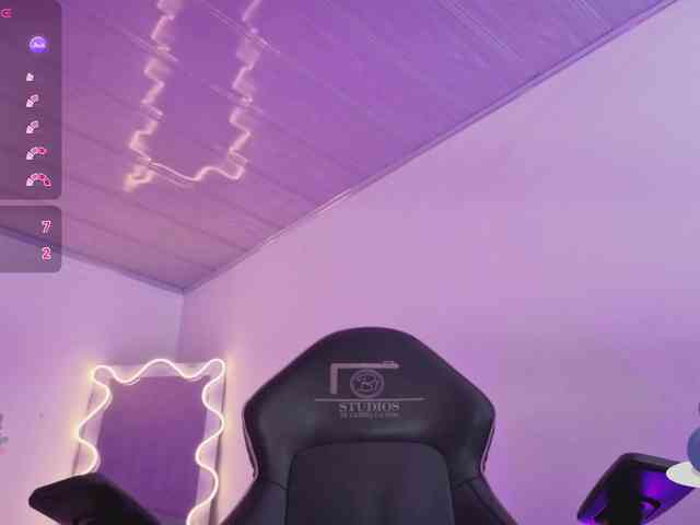 ZURY-TAY webcam