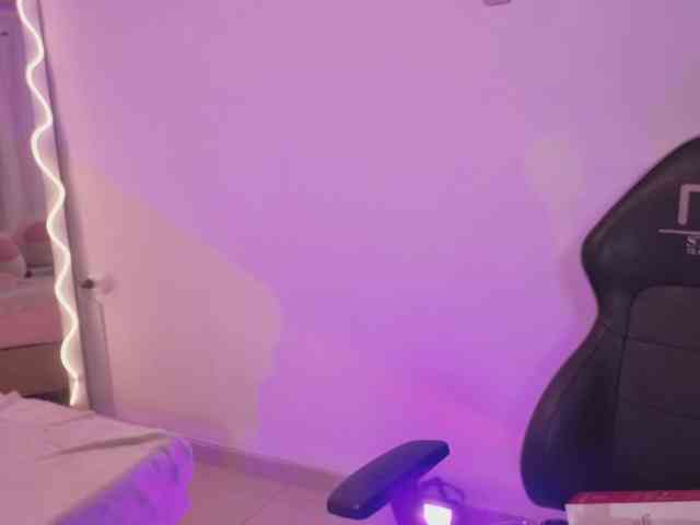 ZURY-TAY webcam