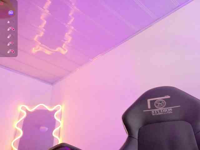 ZURY-TAY webcam