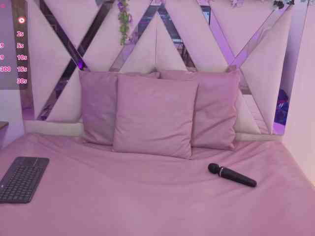 ZURY-TAY webcam