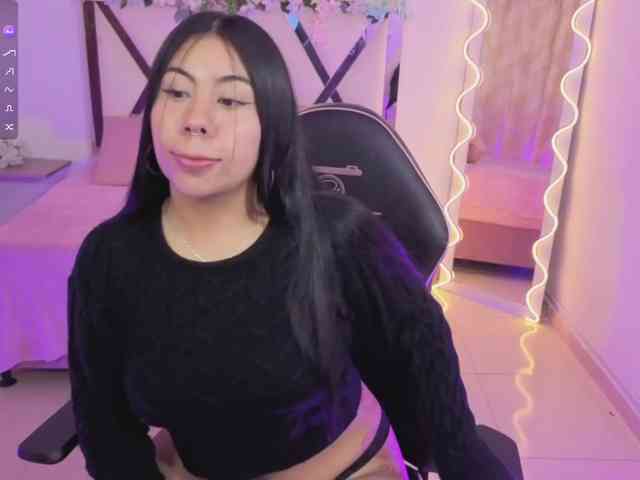 ZURY-TAY Sex Cam Show