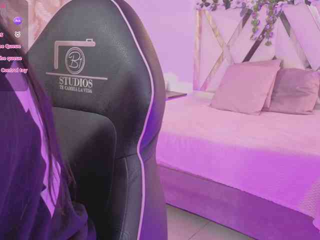 ZURY-TAY webcam