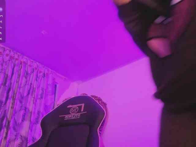 ZURY-TAY webcam