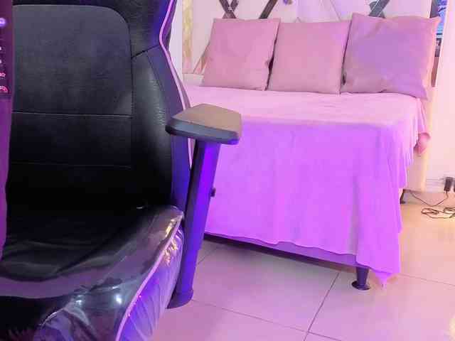 ZURY-TAY webcam