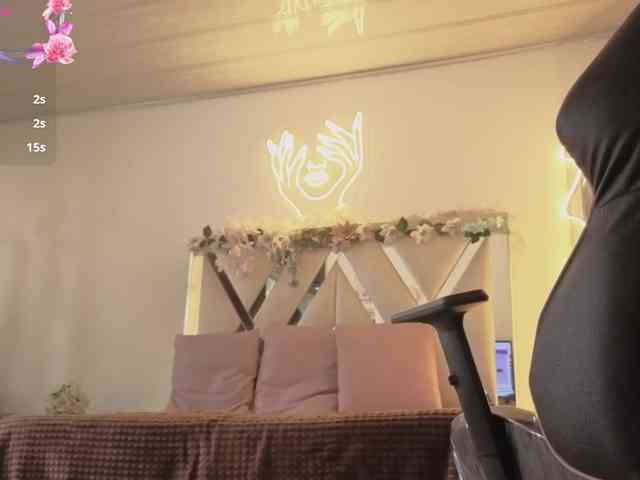 ZURY-TAY webcam