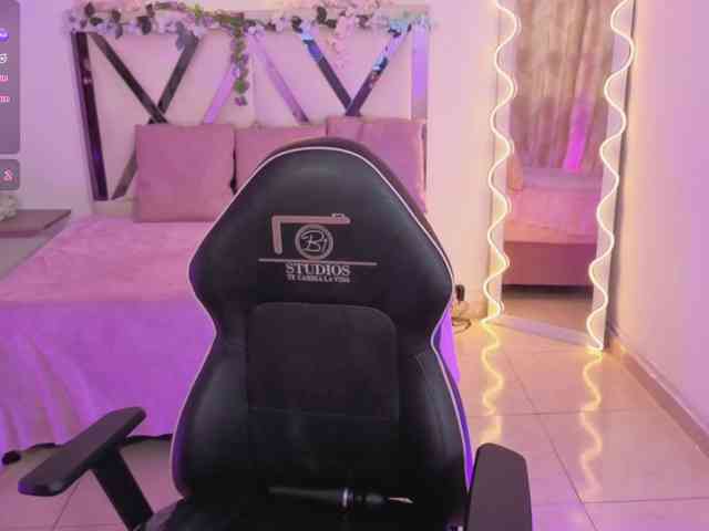 ZURY-TAY webcam