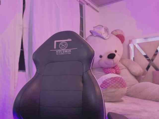 ZURY-TAY webcam