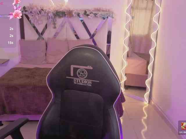ZURY-TAY webcam