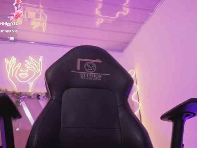 ZURY-TAY webcam