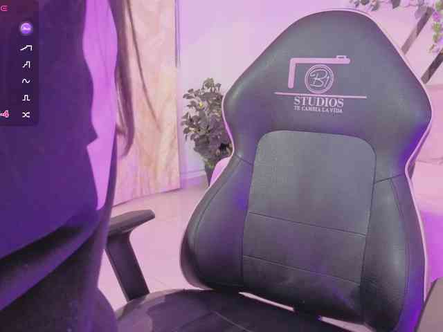 ZURY-TAY webcam