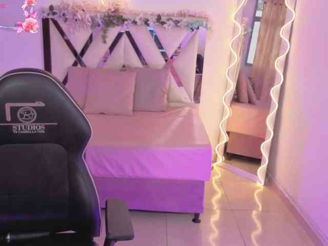 ZURY-TAY webcam