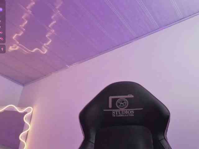 ZURY-TAY webcam