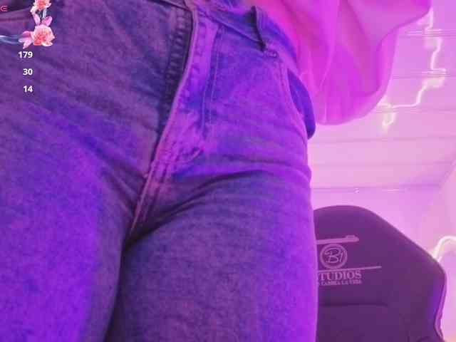 ZURY-TAY webcam