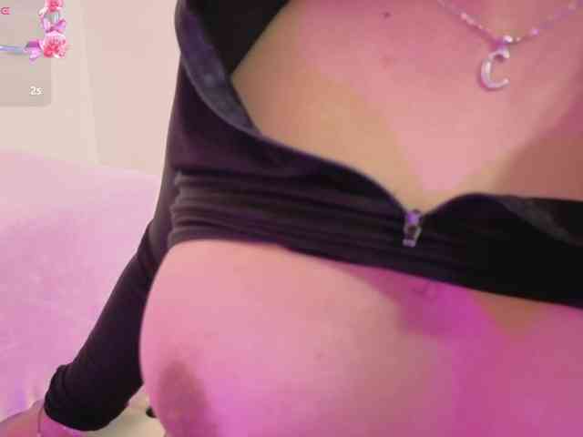 ZURY-TAY webcam