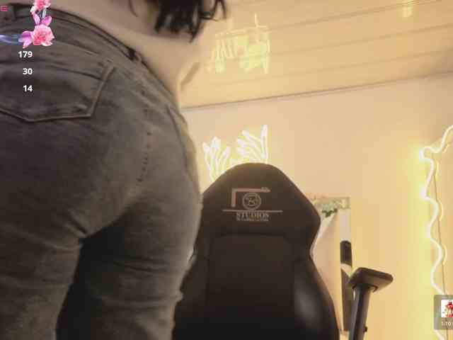 ZURY-TAY webcam