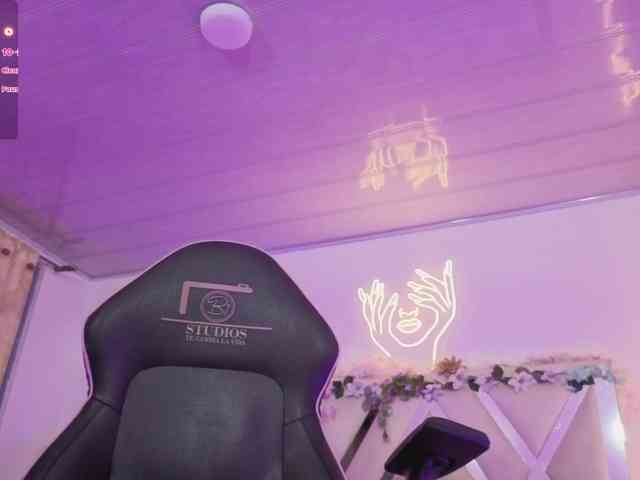 ZURY-TAY webcam