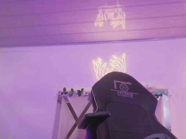 ZURY-TAY webcam