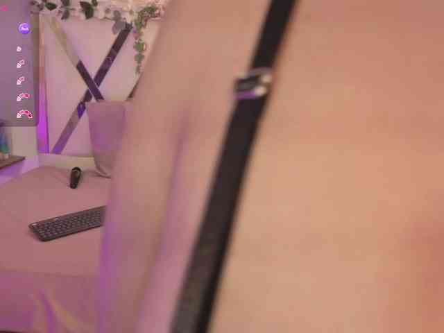 ZURY-TAY webcam