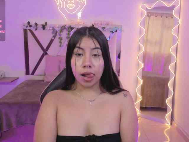 ZURY-TAY webcam