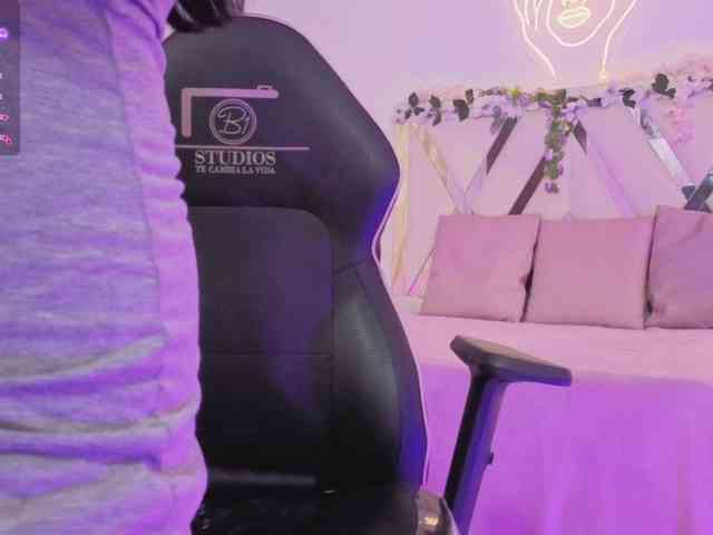 ZURY-TAY webcam