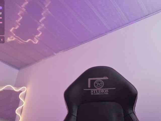 ZURY-TAY webcam