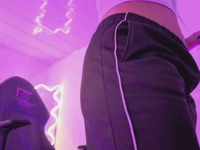 ZURY-TAY webcam