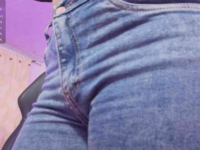 ZURY-TAY webcam