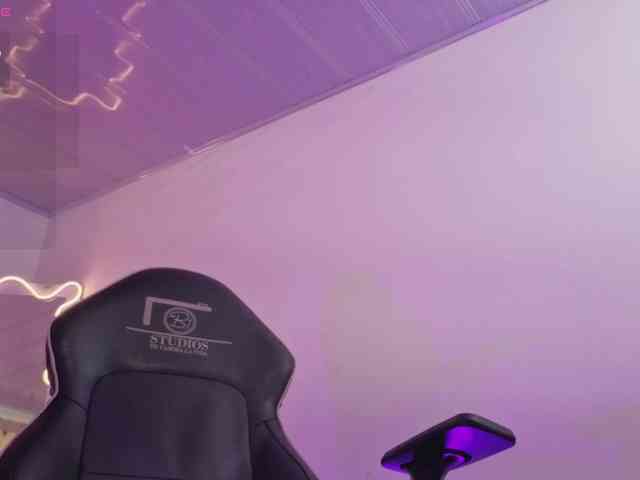 ZURY-TAY webcam