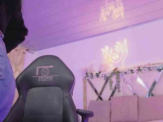 ZURY-TAY webcam